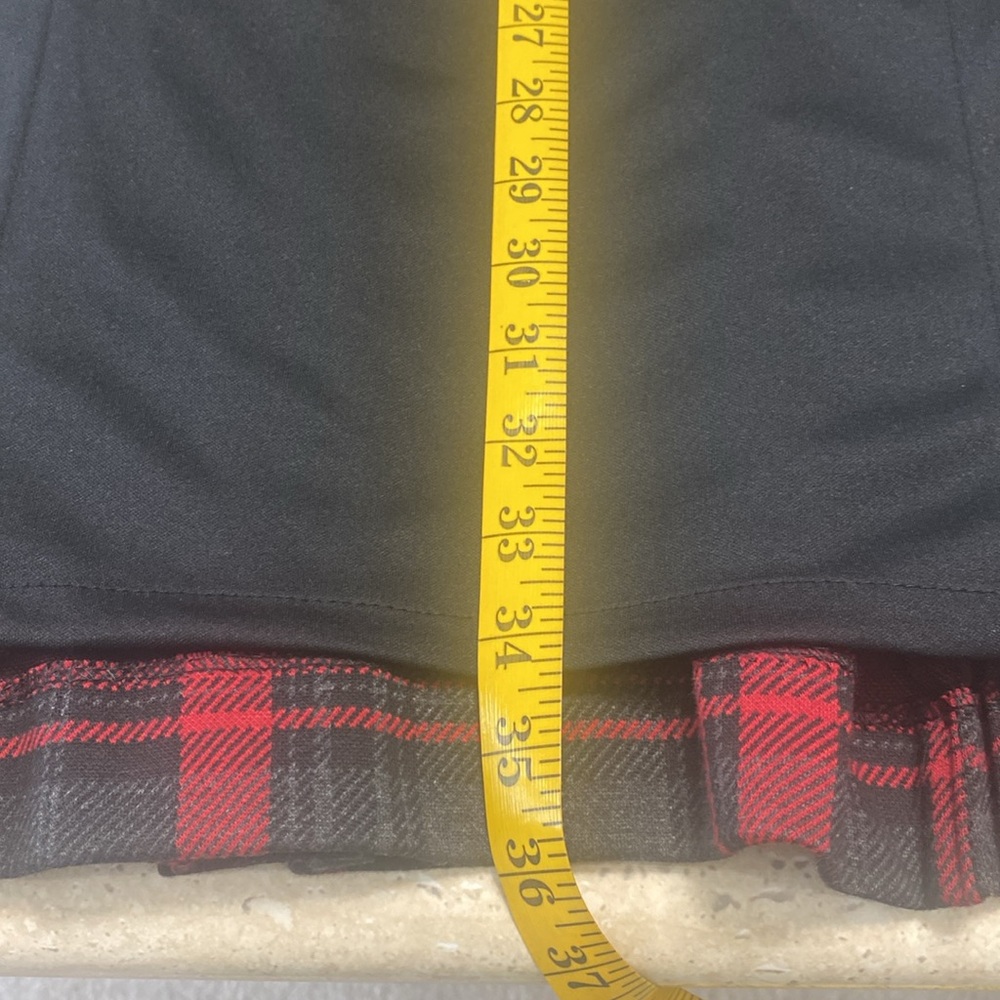 Tahari NWOT black,red heavier fabric inner liner.No flaws, measurements below. - Picture 12 of 16